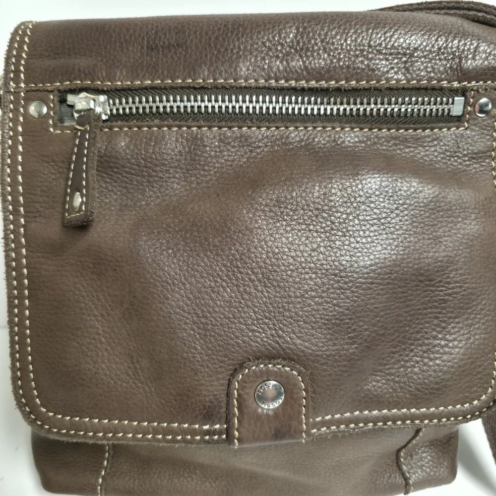FOSSIL Brown Pebbled Leather Crossbody Messenger Bag Flap Zip Organizer Purse